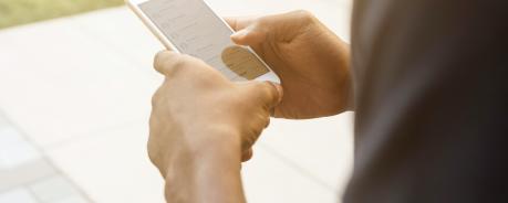 Beratung-Handy Person mit Handy